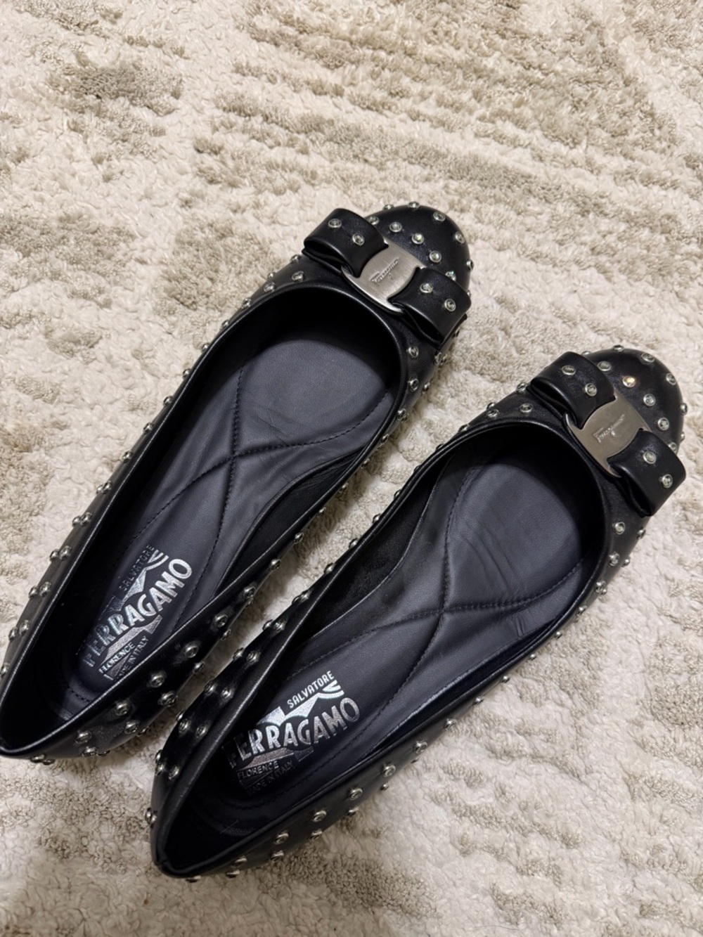 Salvatore Ferragamo Studded Vara Bow Flats – Black | Size 9 | NEW